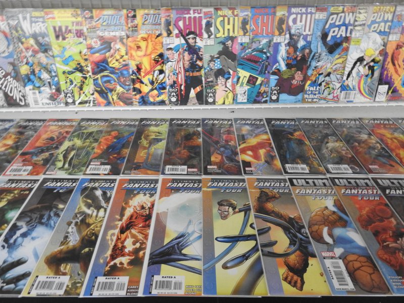 Huge Lot 160 Comics W/Handbook Marvel U, Avengers, X-Men+ Avg VF Condition!!