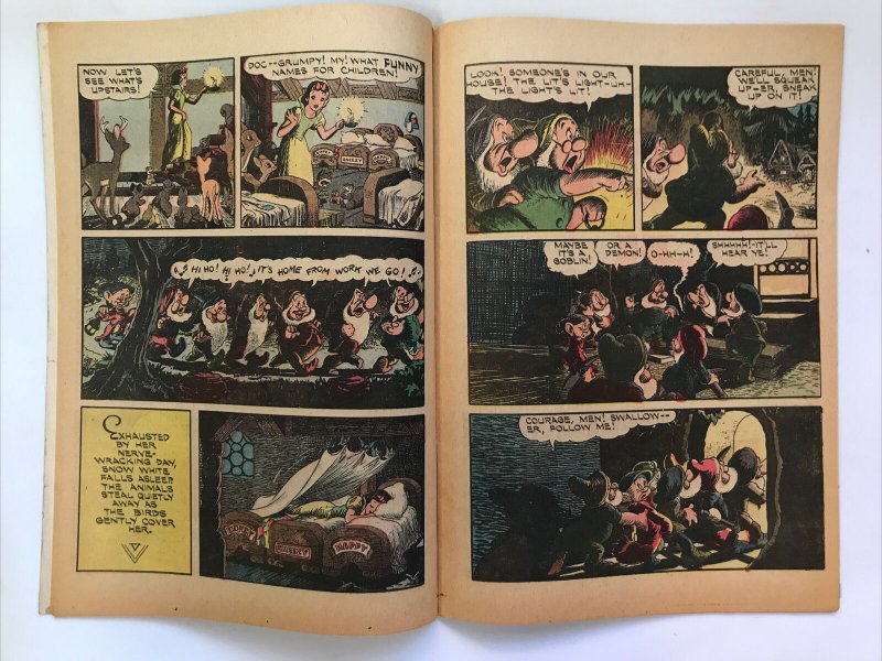 Walt Disney’s Snow White and the Seven Dwarves 1