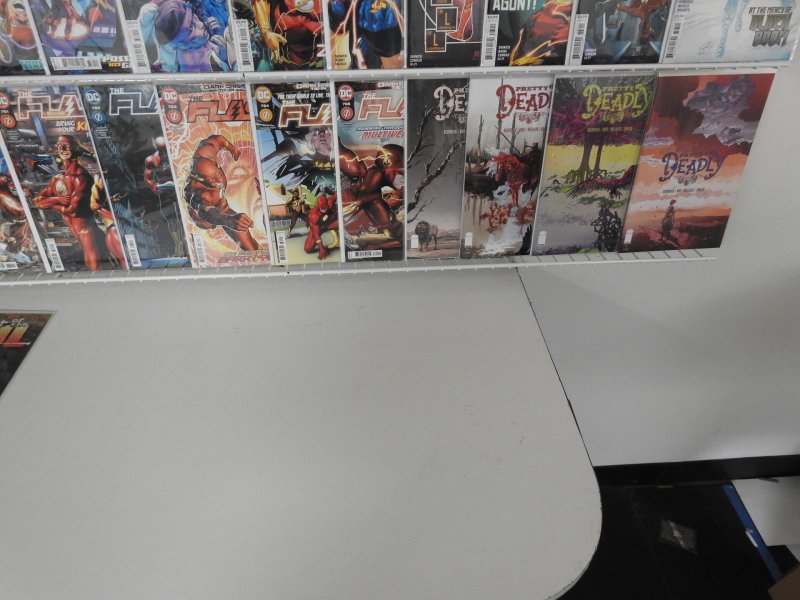 Huge Lot 160+ Comics W/ Dark Knights, Flash, Doomsday Clock+ Avg VF-NM Condition