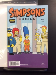 Simpsons Comics #221 (2015)