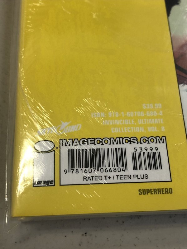 Invincible Ultimate Collection Vol.8 (2021) Image HC  Kirkman