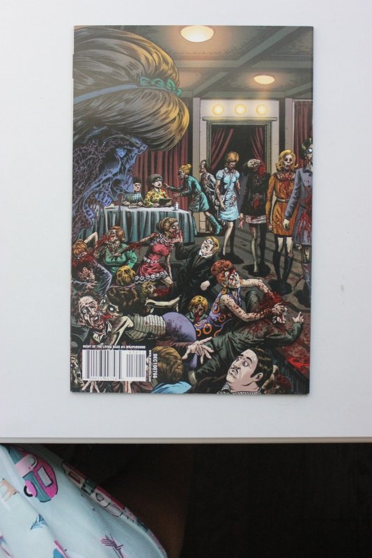 Night of the Living Dead #5 Wraparound Cover (2011)  NM
