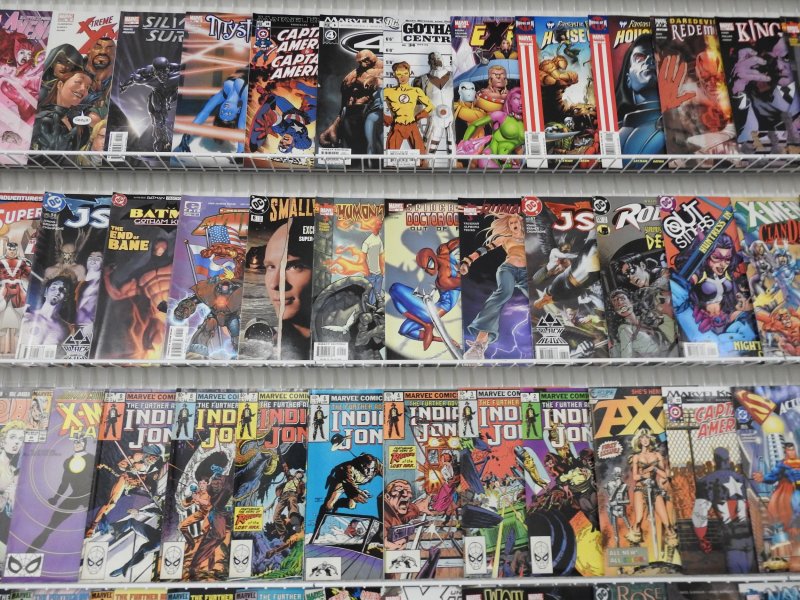 Huge Lot 200+ Comics W/ Flash, Daredevil, Wolverine+ Avg Fine- Condition!!
