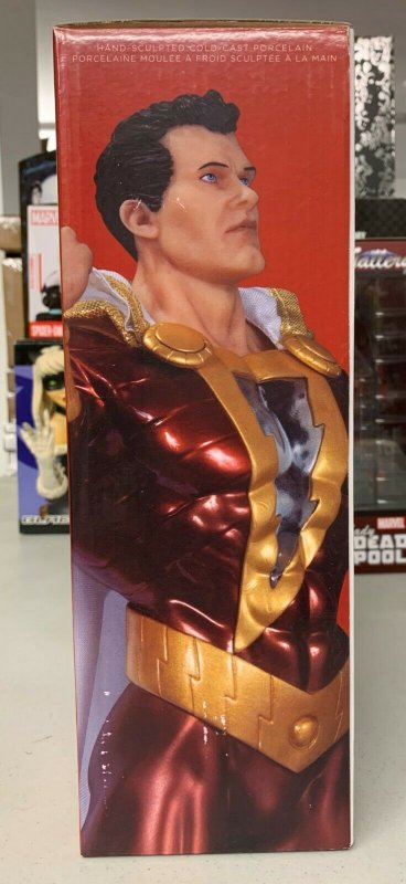 DC Comics Icons Shazam! Statue Limited Edition 