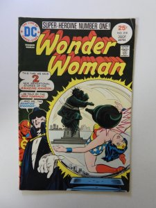 Wonder Woman #218 (1975) FN- condition
