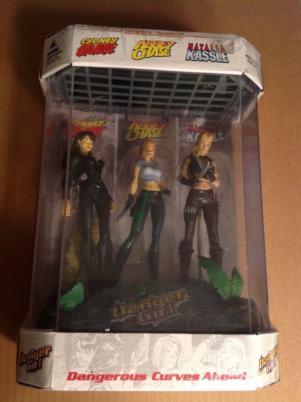 Danger Girl McFarlane Toys Fish Tank 3 figure boxed set Sealed J. Scott Campbell