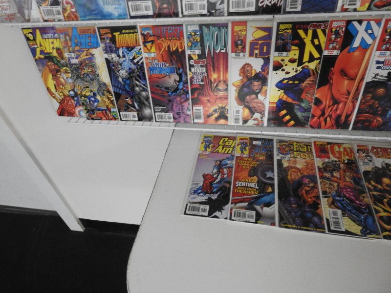 Huge Lot 130+ Comics W/ Wolverine, Avengers, X-Men, Spidey+ Avg VF+ Condition!!