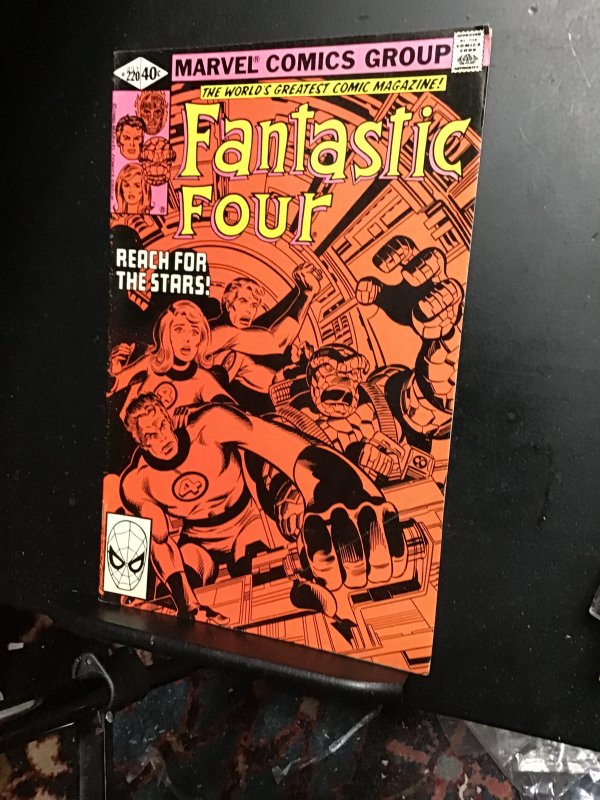 Fantastic Four #220 (1980) John Byrne pencils in storyline start! High grade NM-