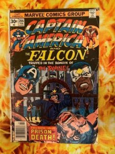 Captain America #206 (1977) - VF+