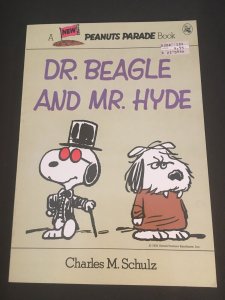 DR. BEAGLE AND MR. HYDE Peanuts Parade Book #25, Trade Paperback