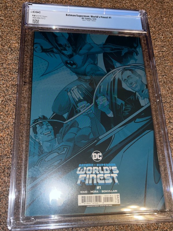 Batman Superman World's Finest 1 (2022), Seinfeld 1:100 Virgin Variant, CGC 9.8