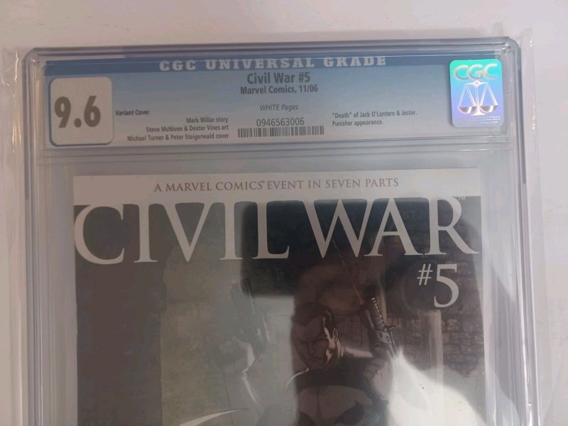 Civil War #5 - Daredevil - Punisher - Michel Turner Cover - 2006 - CGC 9.6