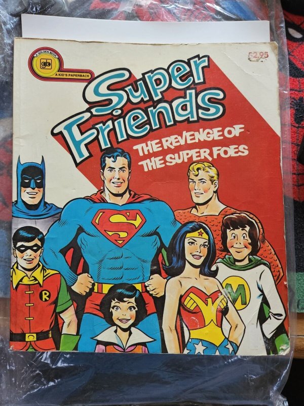 SUPER FRIENDS REVENGE OF THE SUPER FOES, GOLDEN BOOKS, PAPERBACK, DC, 1977