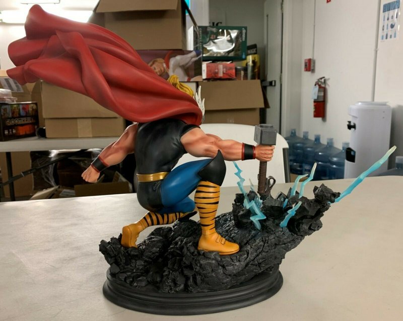 Marvel Mighty Thor Strike Down Version Painted Statue (Damaged See Description) 