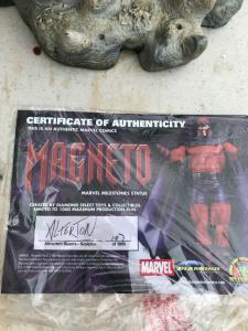 Magneto Statue Marvel Milestones Diamond Select 2007 X-Men  #107/1000 with COA