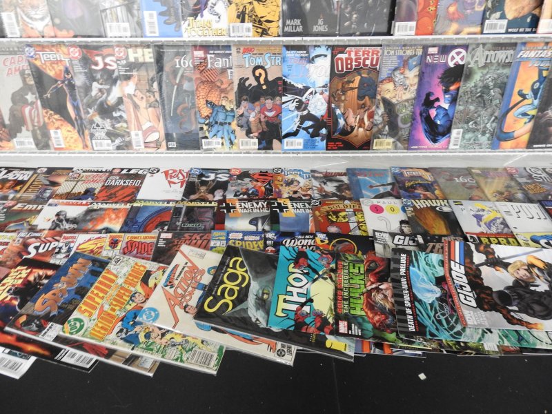 Huge Lot 180+ Comics W/ Fantastic Four, Flash, Wolverine, +More! Avg VF- Cond!