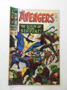 The Avengers #32 (1966) VG- Condition 1 in spine split