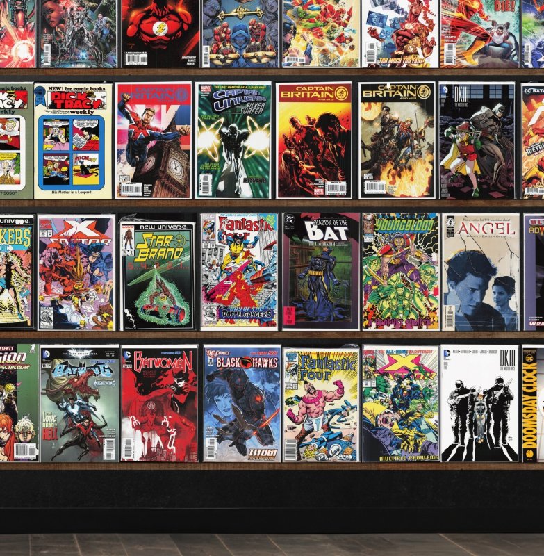 Huge Lot 150+ Comics with Batwing, Batwoman, The Flash, Blackhawks & More!