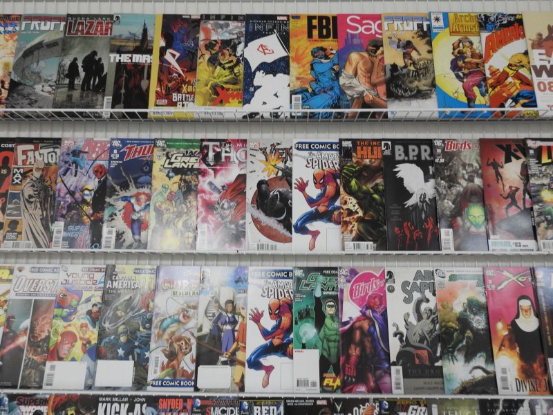 Huge Lot 160+ Comics W/ Hellboy, Hulk, Spider-Man, X-Men+ Avg VF Condition!