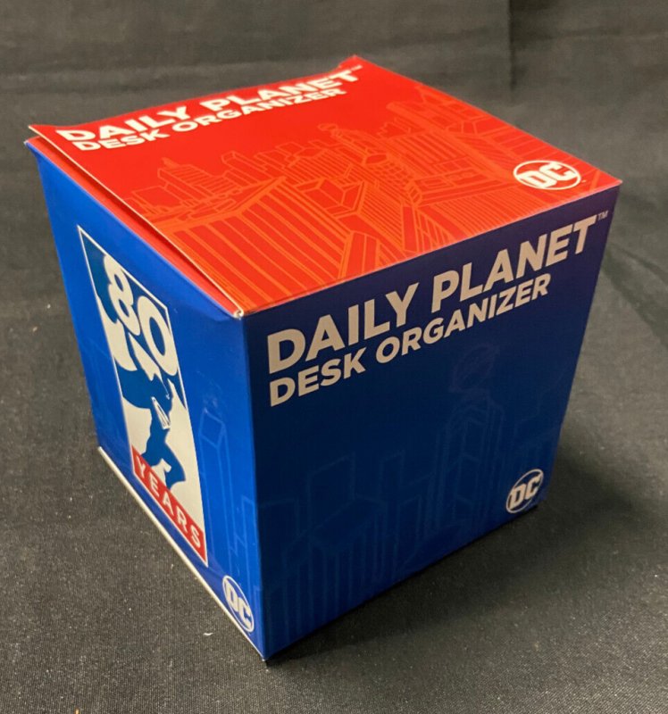 WORLD'S FINEST COLLECTION SUPERMAN LOOT CRATE W/ BLANKET,  FIGURE + MORE