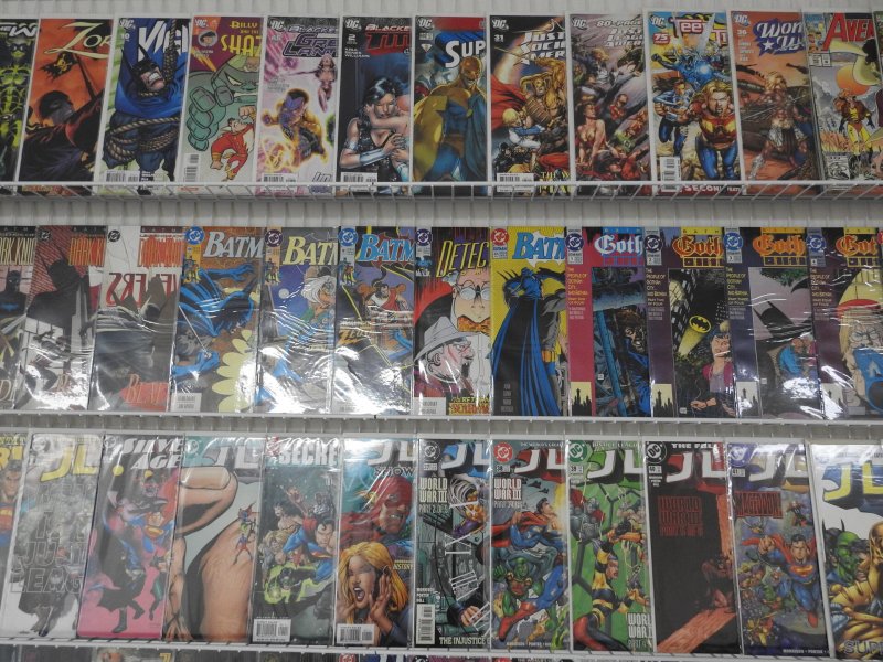 Huge Lot 140+ Comics W/ JLA, Batman, Robin, Avengers+ Avg VF- Condition!
