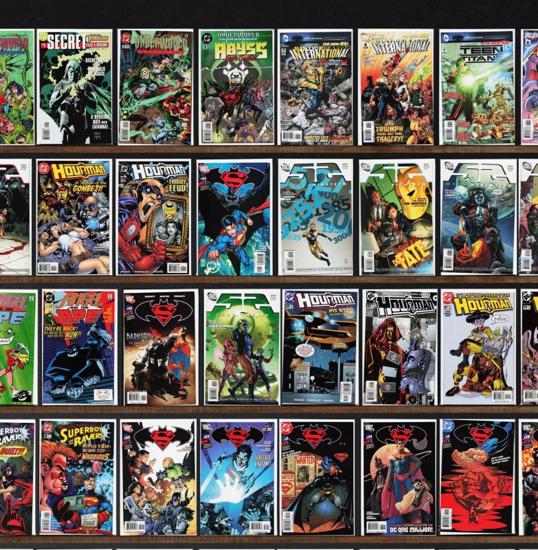 Huge Lot 150+ Comics with Superman / Batman, Hourman, 52 & More!