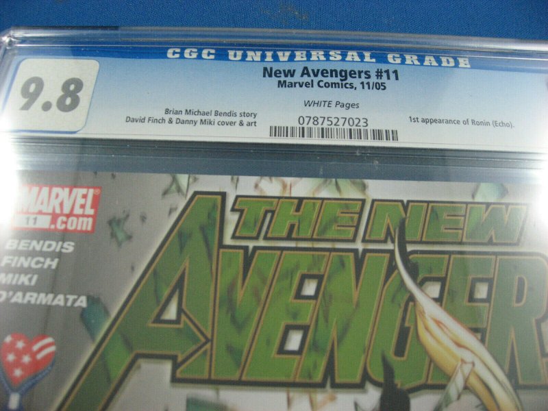 THE NEW AVENGERS 11 CGC 9.8 WHITE PAGES FIRST RONIN 2005
