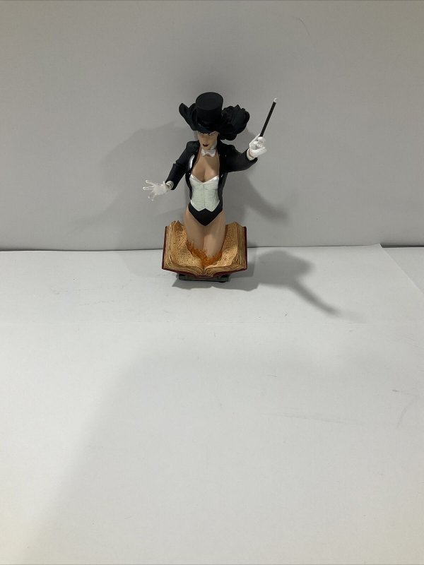 Women of the DC Universe Series 3 Zatanna Limited Edition 1140/2000 DC Direct