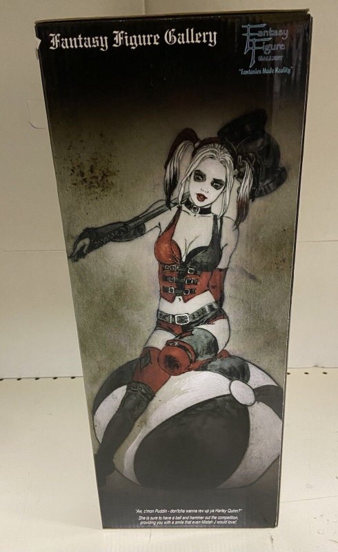 Fantasy Figure Gallery Harley Quinn by Luis Royo (Black and White Variant)