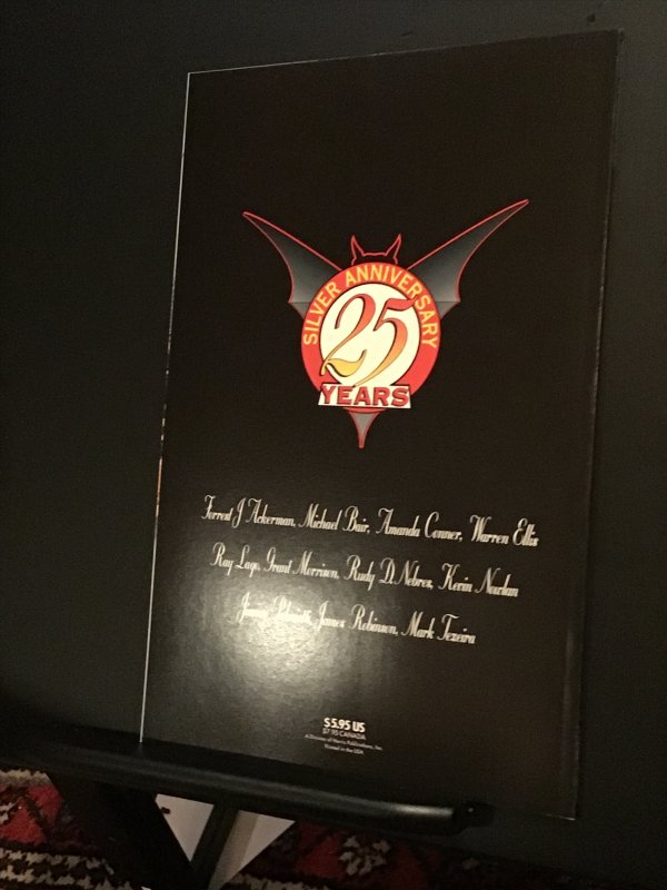 Vampirella: 25th Anniversary Special #1 (1996) Stunning black cover issue NM-