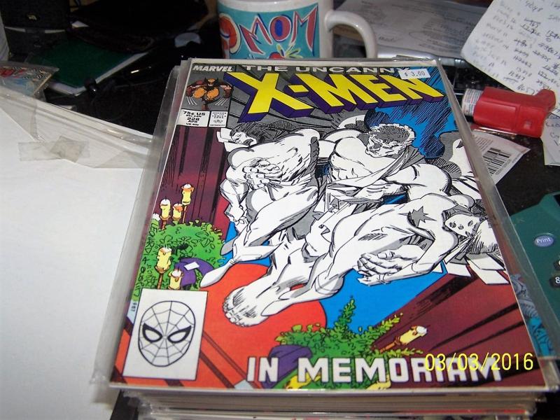 UNCANNY X-MEN #228 1987 MARVEL  IN MEMORIUM- THE X MEN DEAD ? WOLVERINE