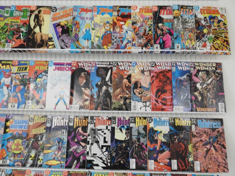 Huge Lot of 190+ Comics W/ Wonder Woman, Batman, Infinity Avg. VF- Condition!