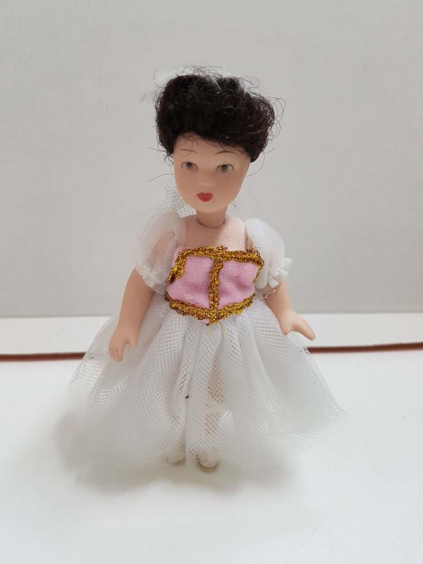 Muñeca de porcelana de los años 80: con vestido de bailarina