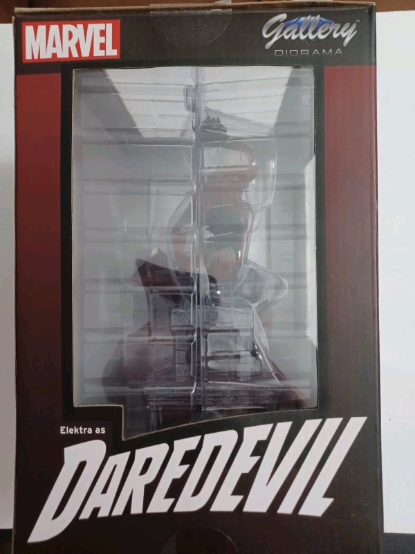 Diamond Marvel Gallery Elektra as Daredevil 2022 PVC Figure - NEW
