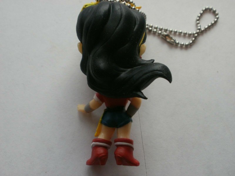 NEW Loose DC Bombshell Comic Character Keychain Hanger - WONDER WOMAN with Lasso