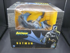 Batman Kotobukiya Artfx 1/6 scale Pre-Painted PVC Batman Statue Blue 