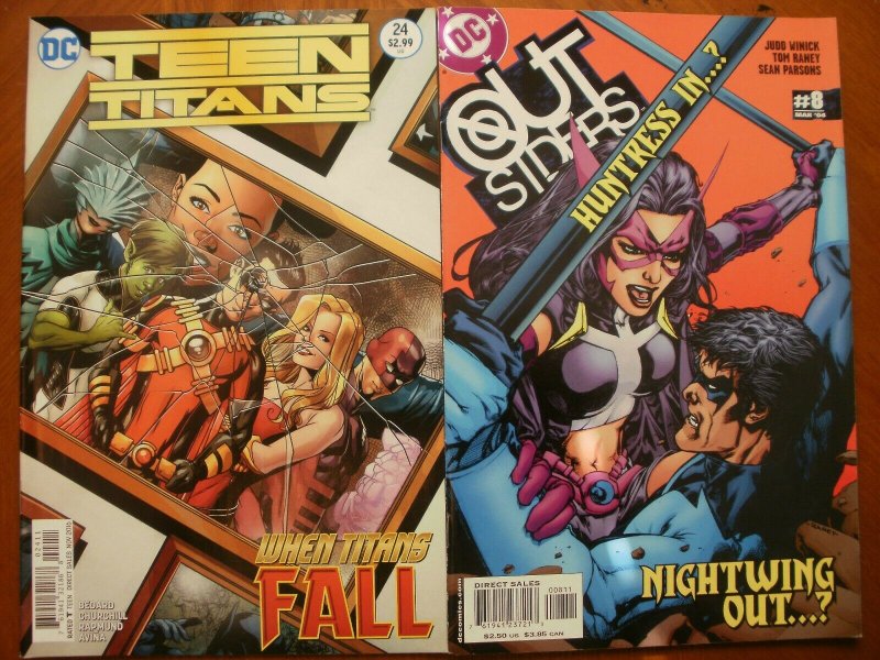 2 Near-Mint DC Comic: TEEN TITANS #24 (2016) & OUTSIDERS #8 (2004) Huntress