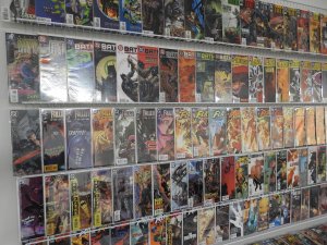 Huge Lot 140+ Comics W/ Flash, Catwoman, Batman, +More! Avg VF/NM Condition!