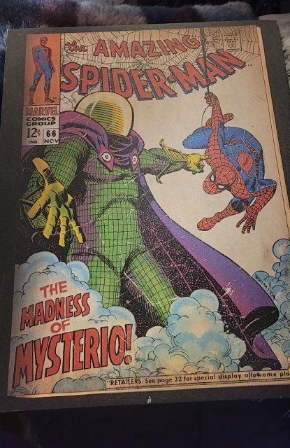 Spiderman mysterious cover deco art