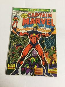 Captain Marvel 32 Fn- Fine- 5.5 Marvel