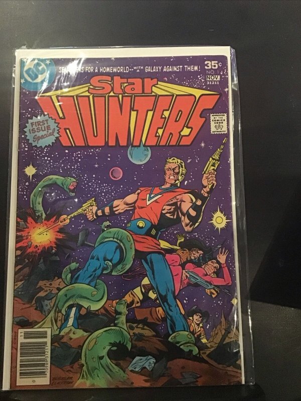 Star Hunters #1 - Oct 1977 - DC Comics - NM