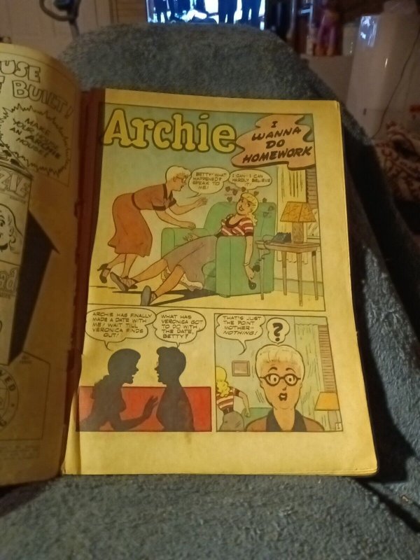 Laugh 46 archie mlj golden age 1951 Betty Veronica Katy Keene Bill Woggon comics