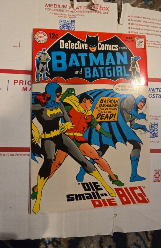 Detective Comics #385 (1969)Die small Die Big w Batwoman
