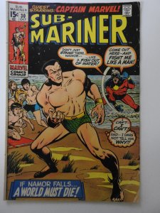 Sub-Mariner #30 (1970) vs Captain Marvel! Sharp VG- Condition!