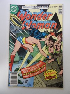 Wonder Woman #235 (1977) VG+ condition