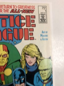 Justice League (1987)(DC) #1 (VF/NM) - Newsstand - 1st App Maxwell Lord