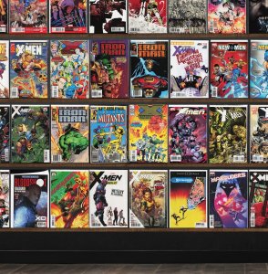 Huge Lot 150+ Comics with Extraordinary X-Men, X-Force, Marauders & More!