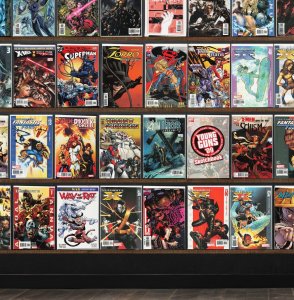 Huge Lot 150+ Comics with Ultimate X-Men, Ultimate Spider-Man & More!