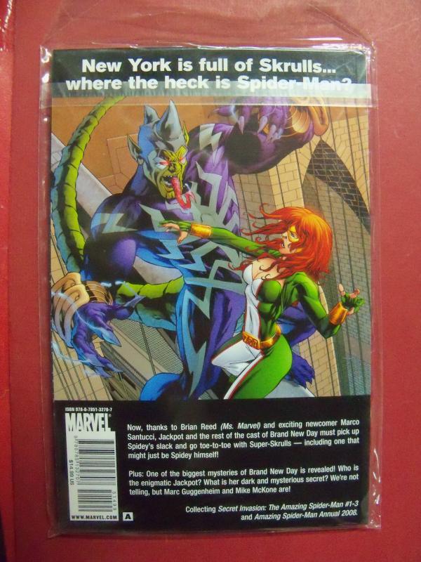 THE AMAZING SPIDER-MAN: SECRET INVASION UNREAD SOFT COVER (9.4 NM)  MARVEL