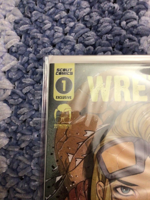 Wrestches #1 comic Tom 101 exclusive peach momoko trade dress special edition